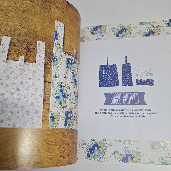 Mollie Makes UK Magazine Issue 5 2011 Crochet Vegetables Linen Kit Retro Craft - Picture 8 of 13